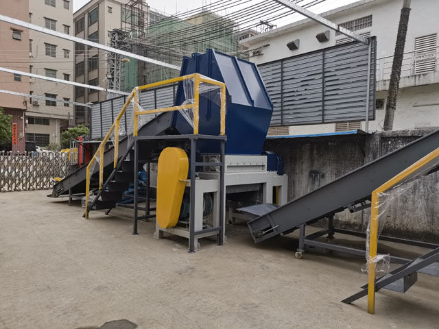Double shaft shredder